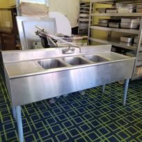 Three-compartment stainless steel sink