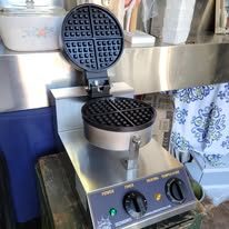 Commercial waffle maker